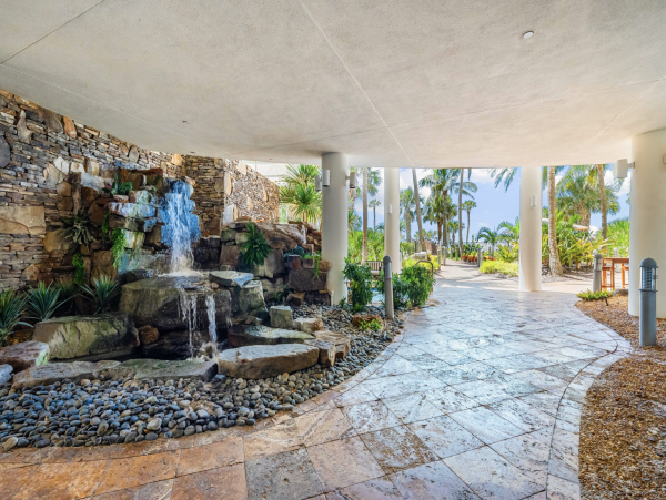 Siesta Key luxury  On Beach Walk to Restaurants & Shopping